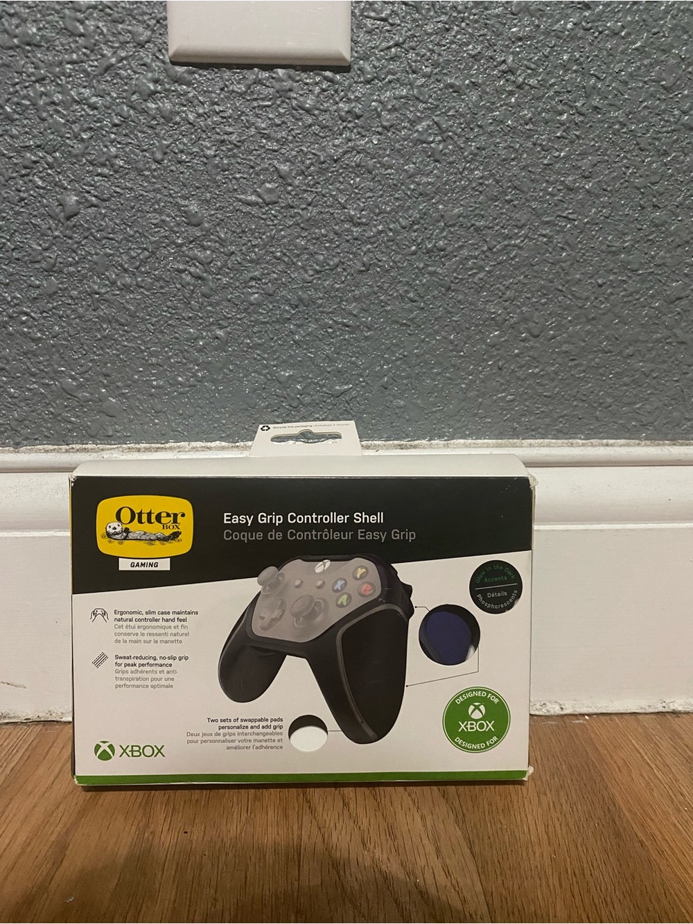 OtterBox Easy Grip Controller Shell for Xbox - Black and Green Accents